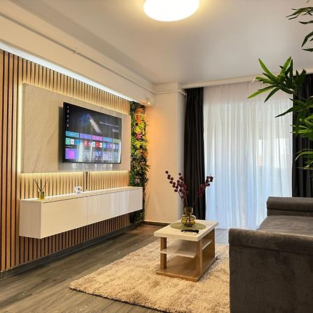 Luxury Glam Apartments Central Adress Bucuresti With Parking Exterior photo