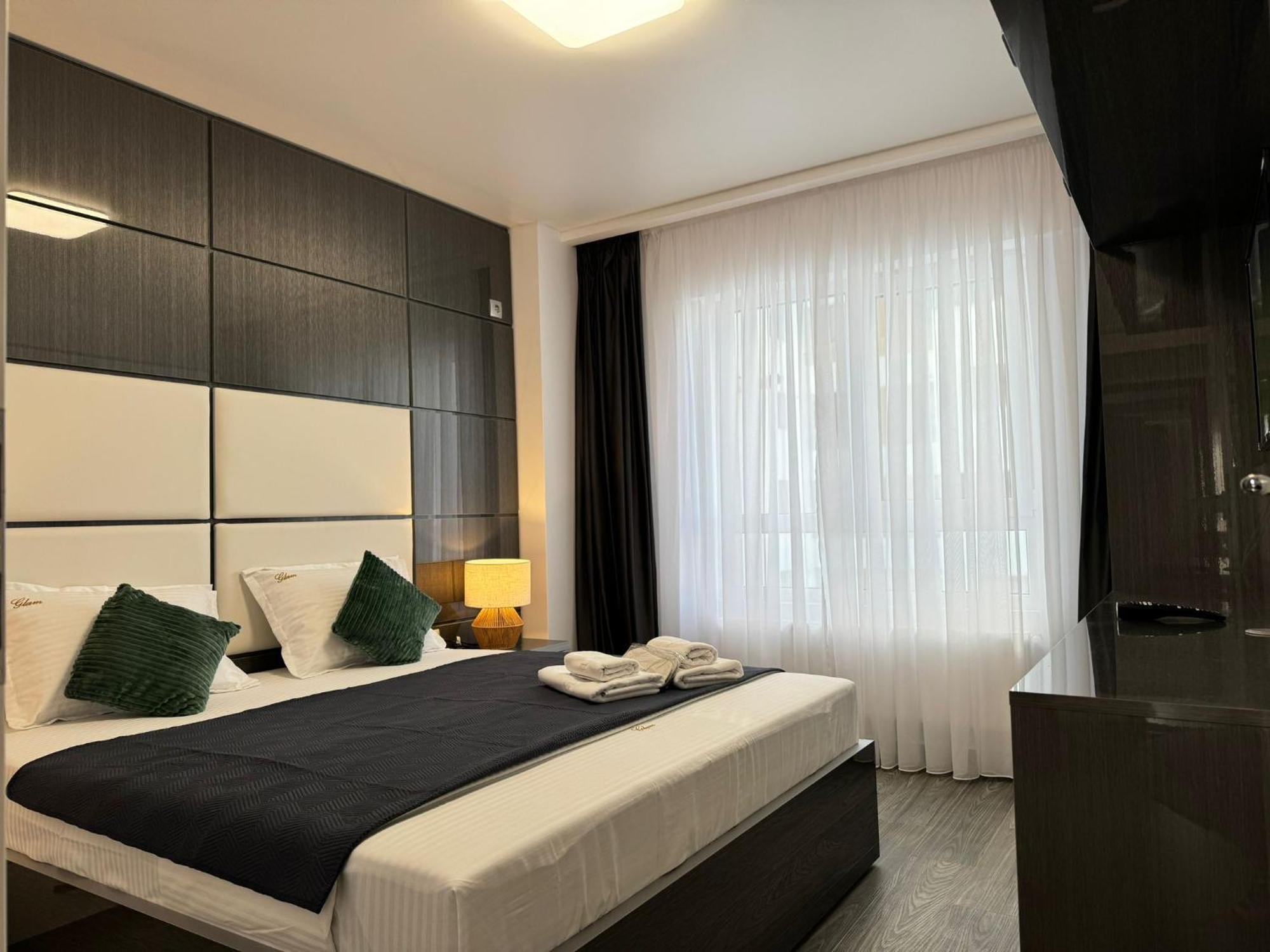 Luxury Glam Apartments Central Adress Bucuresti With Parking Exterior photo