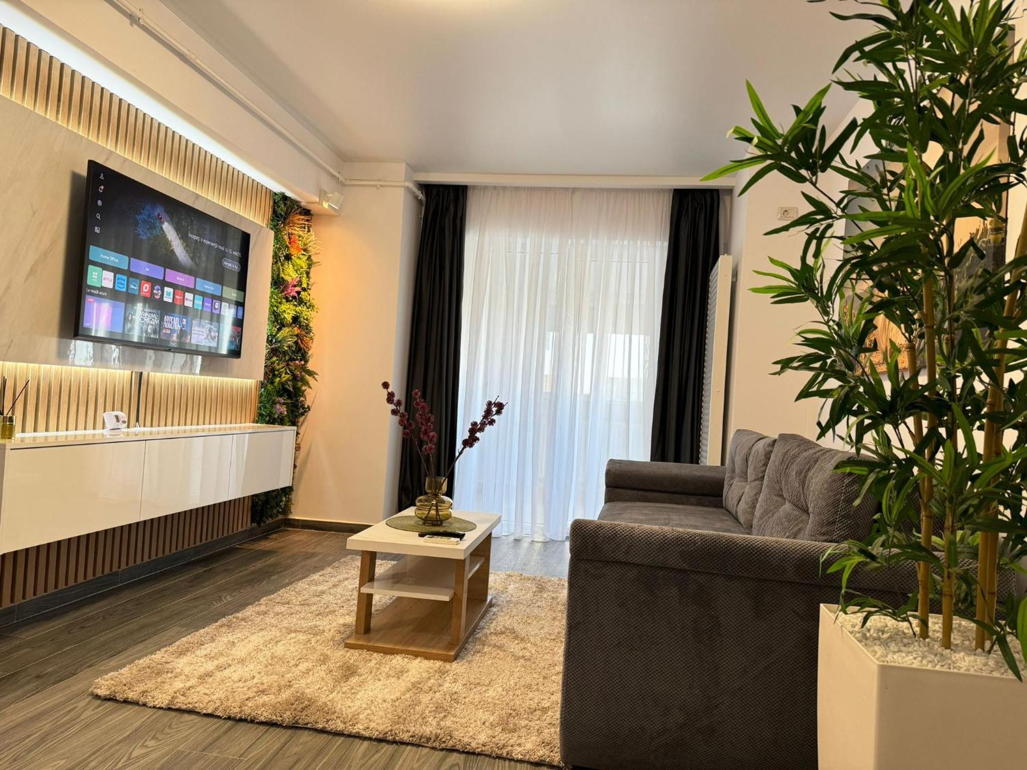Luxury Glam Apartments Central Adress Bucuresti With Parking Exterior photo
